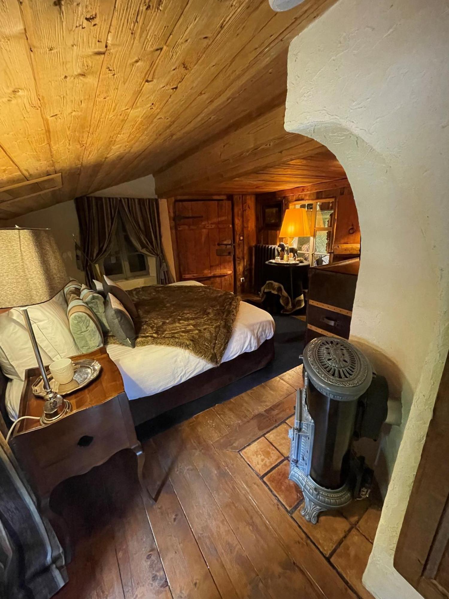 La Ferme Des Vonezins Hotell Thônes Exteriör bild