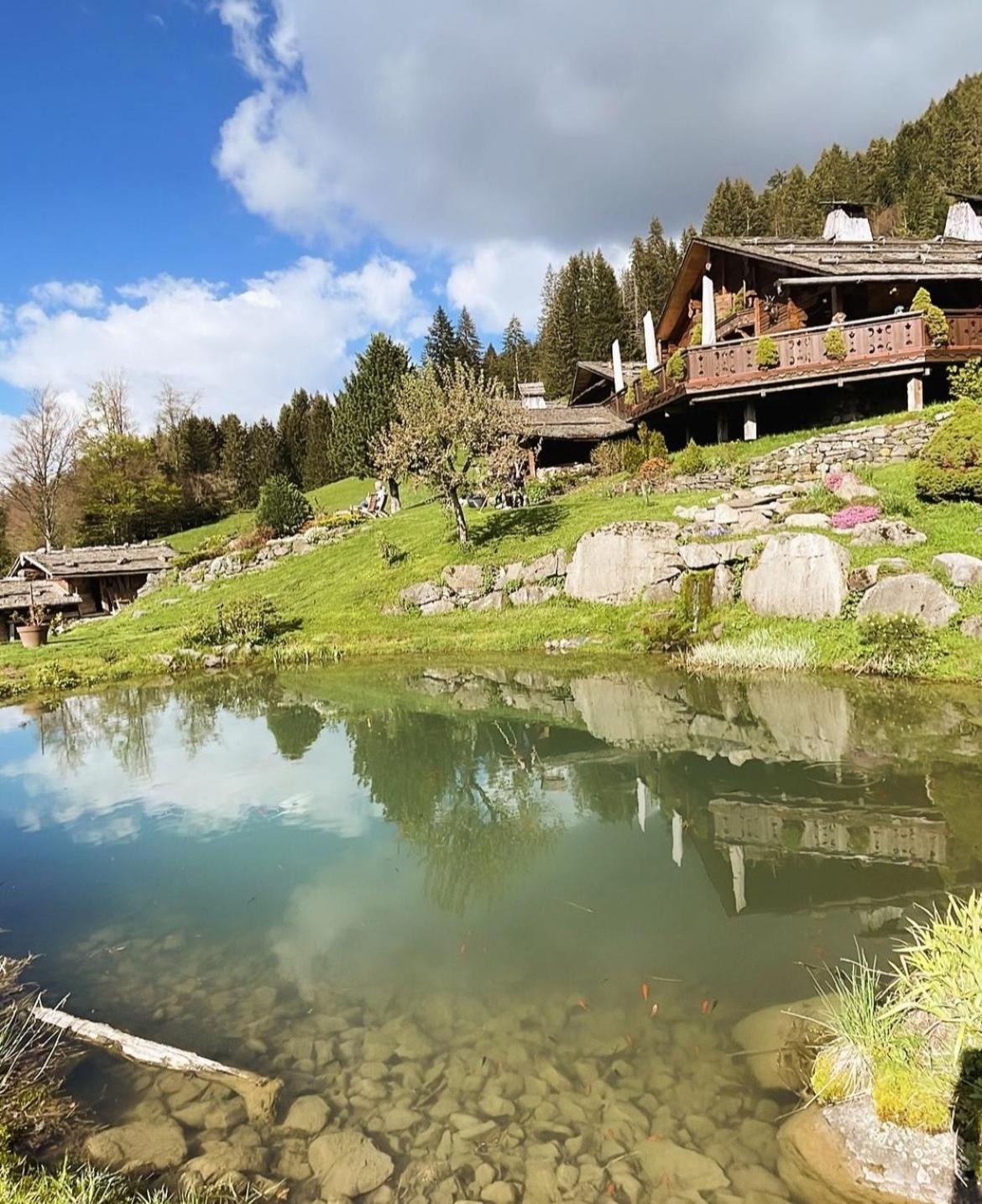 La Ferme Des Vonezins Hotell Thônes Exteriör bild