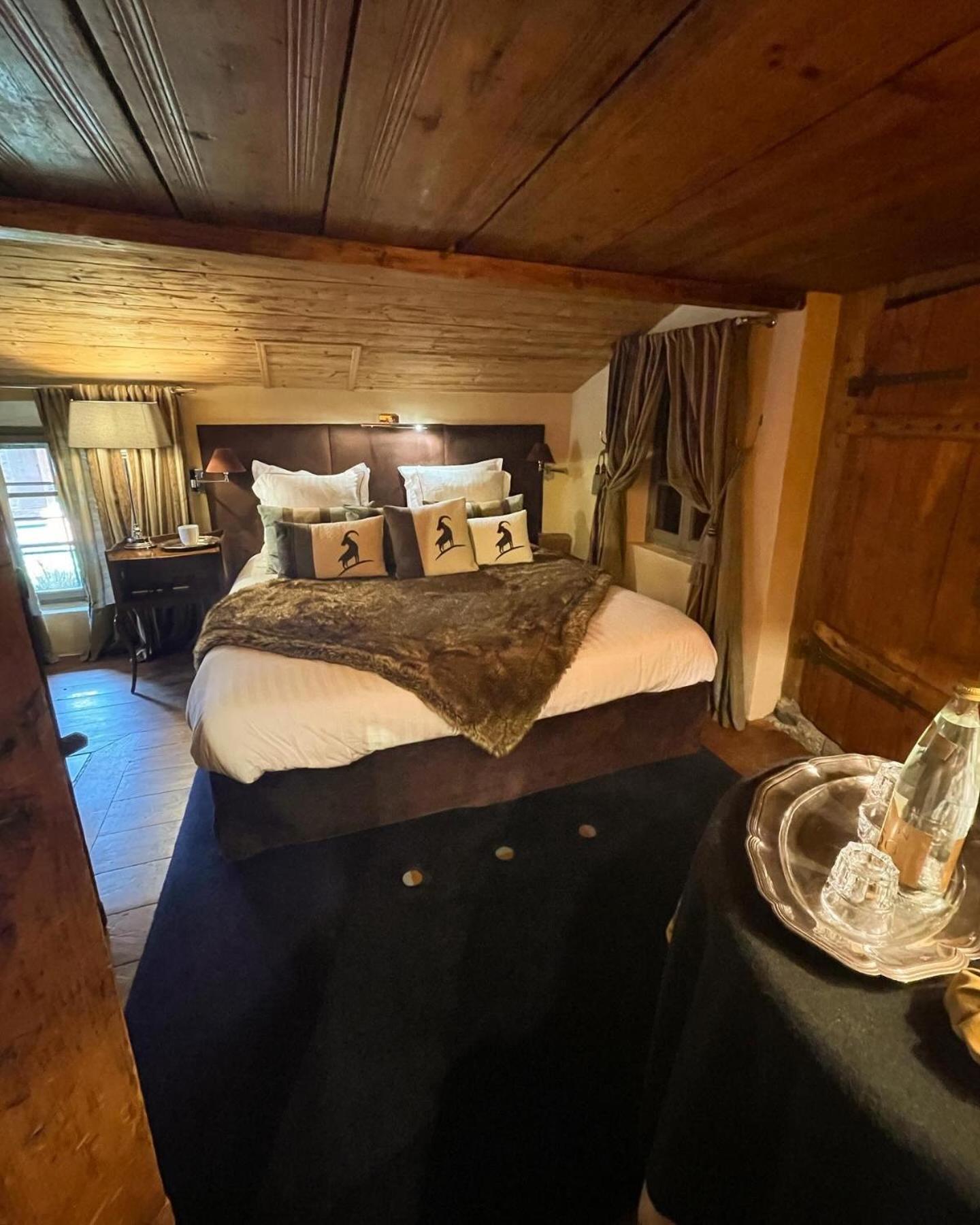 La Ferme Des Vonezins Hotell Thônes Exteriör bild