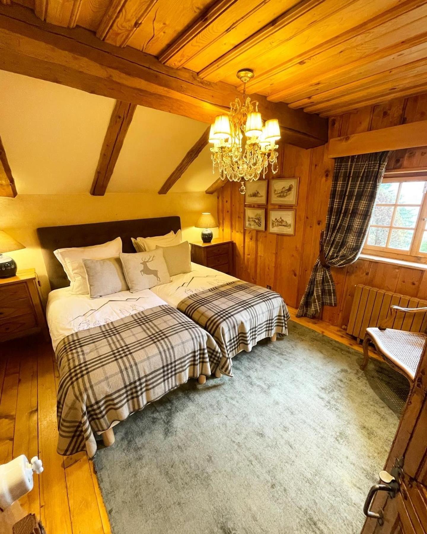 La Ferme Des Vonezins Hotell Thônes Exteriör bild
