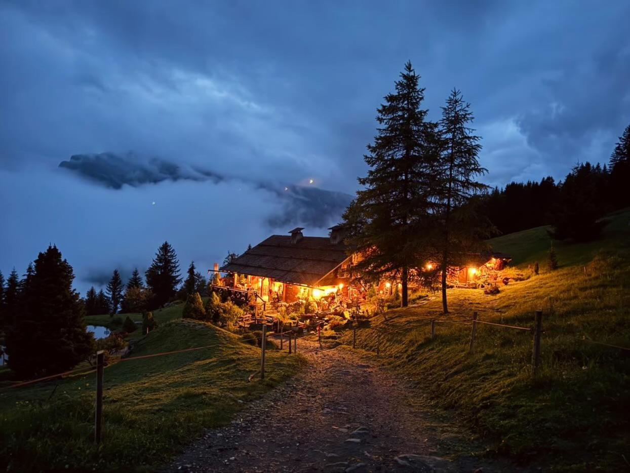 La Ferme Des Vonezins Hotell Thônes Exteriör bild
